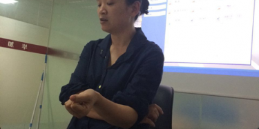 畢加邀請?zhí)K英老師做“會(huì)展數(shù)據(jù)和會(huì)展禮儀”專題講座